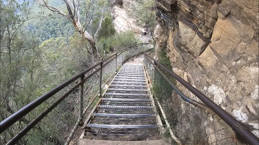 les "Giant Stairways" au pied des "Three Sisters" : entre 900 et 1000 mètres de descente !